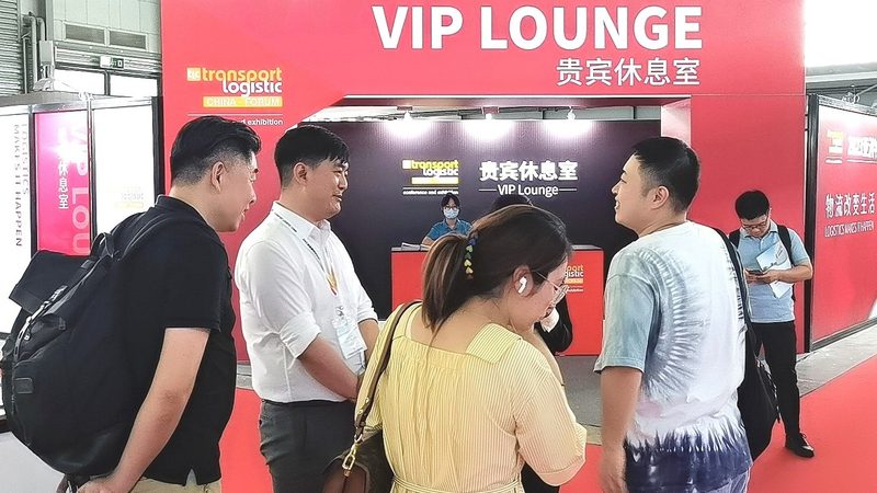 发光字与普通招牌有何不同？揭秘两者间的奥秘**