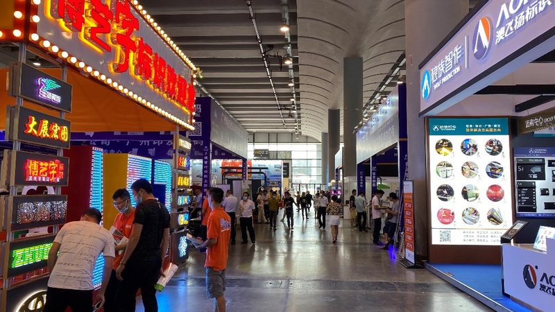 环保展台装饰，选对材质比压低预算更重要
